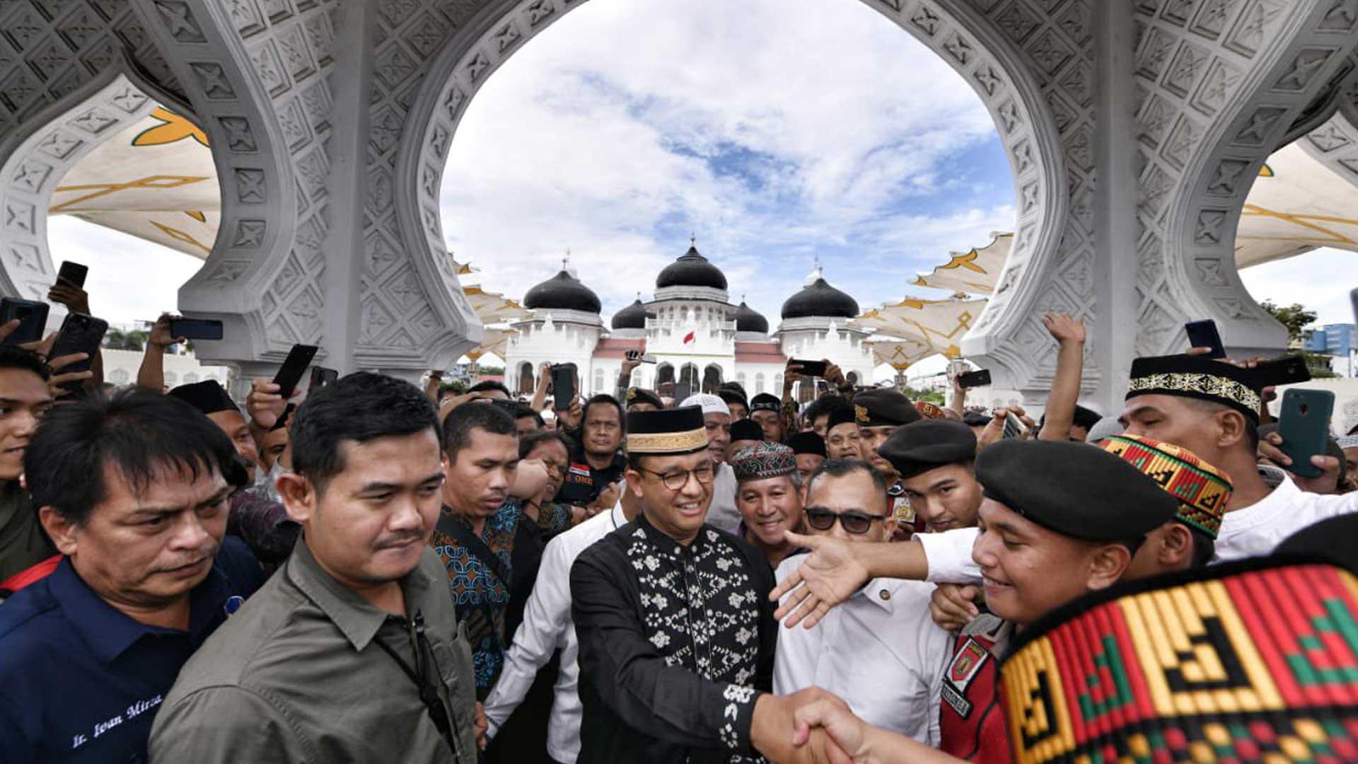 Anies Baswedan di masjid Raya-Baiturrahman Banda Aceh