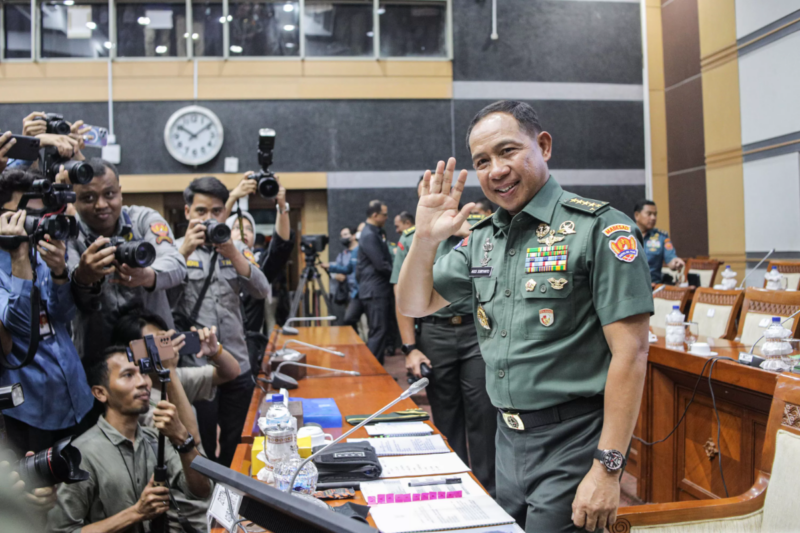 Komisi I DPR RI setujui KSAD Jenderal Agus Subiyanto sebagai calon Panglima TNI. Agus disahkan jadi pemimpin tertinggi di TNI itu pada 21 November 2023 mendatang. Foto: Istimewa
