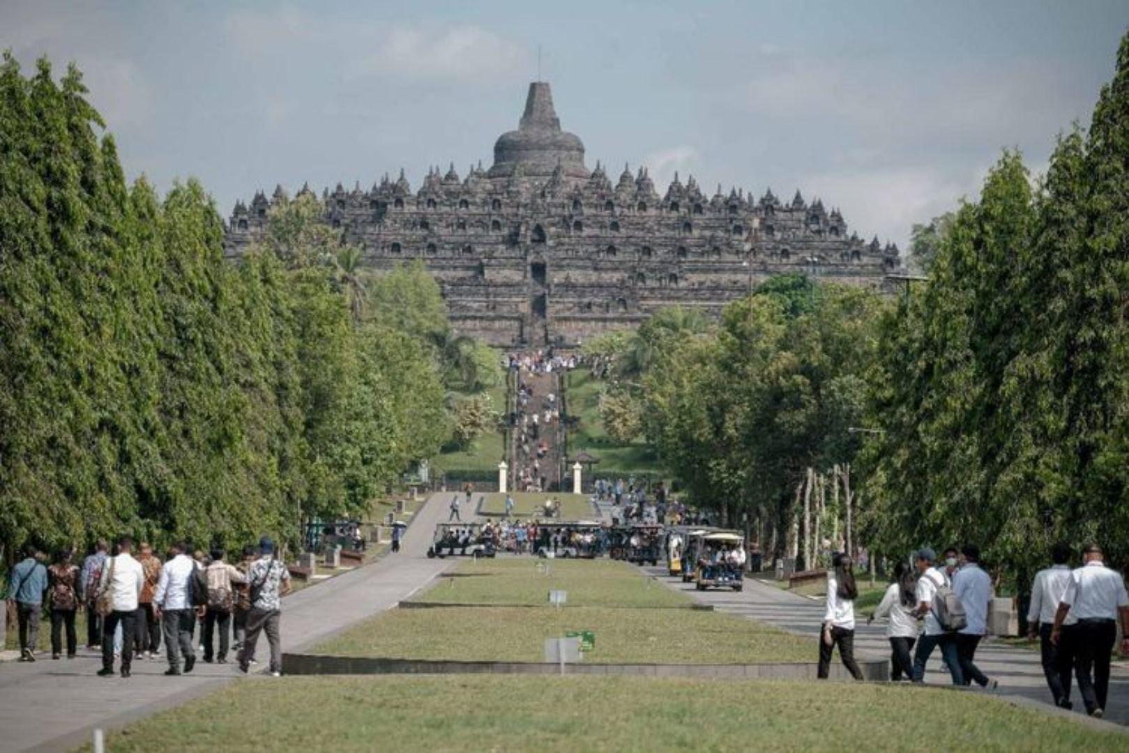 Jam operasional Candi Borobudur diperpanjang 1 jam selama libur Lebaran