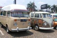Ilustrasi kendaraan tua di Jakarta
