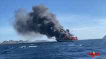 Kapal Wisata Sea Safari Terbakar di Dekat Pulau Penga Labuan Bajo, Penyebab dan Korban Belum Diketahui, Kronologi Kapal Pinisi Sea Safari VII Terbakar di Labuan Bajo: Angkut 33 Penumpang, 1 Mekanik Alami Luka Bakar