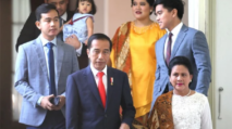 Keluarga Presiden Joko Widodo (Jokowi), Gibra Rakabuming Raka, gibran cawapres Prabowo, cawapres, Iriana Jokowi