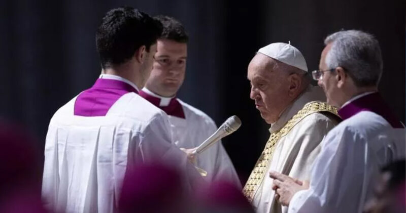 Pidato Paus Fransiskus saat memproklamirkan bulla kepausan 