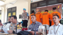 Polres Manggarai Barat menggelar konferensi pers pengungkapan kasus penyelundupan anak komodo di Labuan Bajo