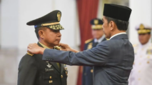 Presiden Jokowi lantik Jenderal TNI Agus Subiyanto untuk menggantikan Jenderal TNI Dudung Abdurachman.