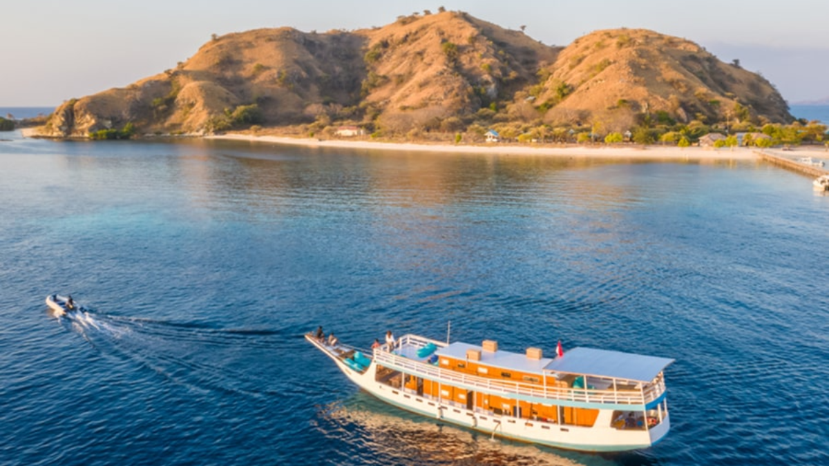 Pulau Kanawa di Taman Nasional Komodo Labuan Bajo