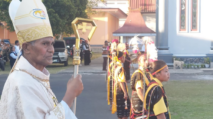 Uskup Agung Ende, Mgr Vincentius Sensi Potokota meninggal dunia pada Minggu malam, 19 November 2023.