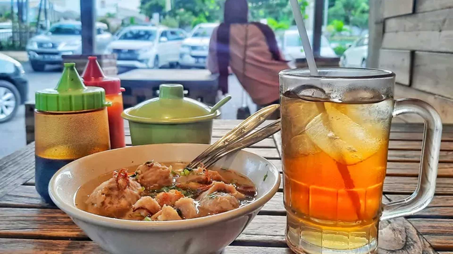 Konsumsi Narkoba, 2 Wanita di Labuan Bajo Ditangkap saat Asyik Makan Bakso