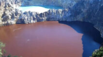 Ini Penyebab Danau Kawah Kelimutu Flores Kembali Berubah Warna