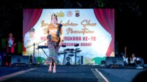 Songke Manggarai, Fashion Show, Polres Mabar, Labuan Bajo, HUT Bhayangkara