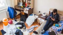 Hoarding Disorder: Mengapa Sulit Membuang Barang Bisa Menjadi Masalah Kesehatan Mental?