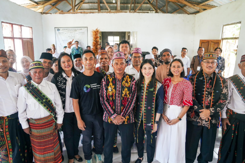 Wamenparekraf Angela meninjau kawasan Golo Mori, Labuan Bajo, Kabupaten Manggarai Barat, Rabu (6/12/2023). Foto: dok. Kemenparekraf/Tajukflores.com
