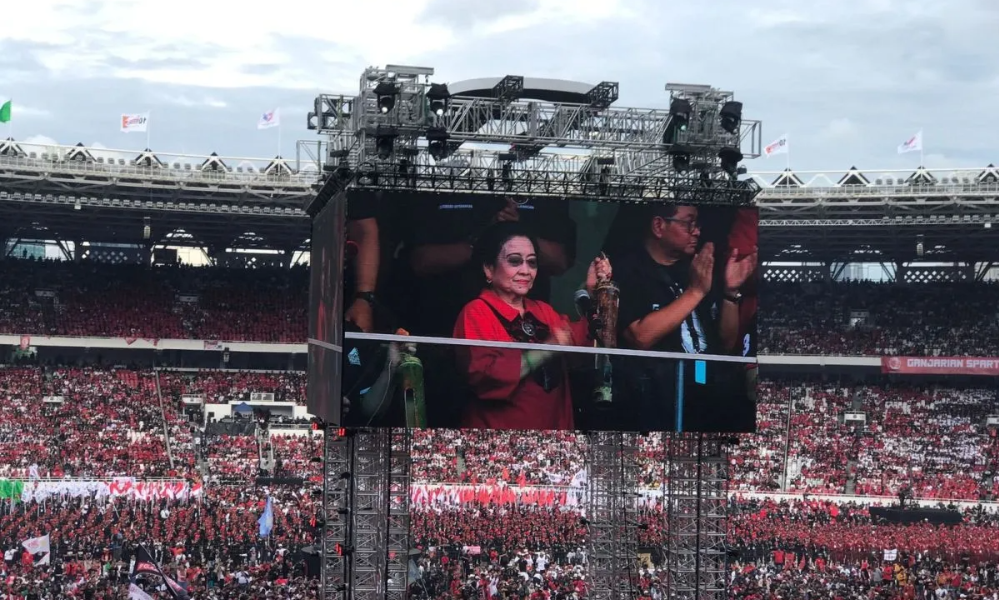 Megawati Pukul Kentongan, Simbol Kewaspadaan Nasional Tolak Politik Uang dan Intimidasi di Pemilu 2024