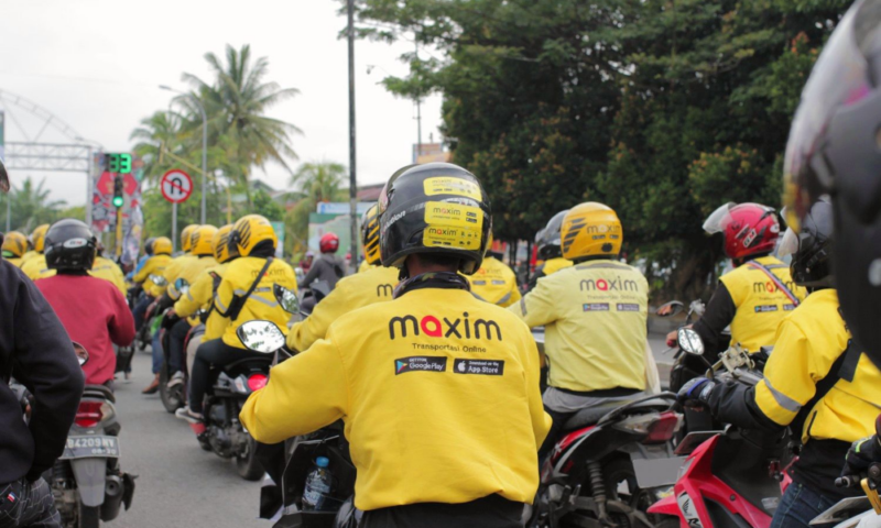 Masyarakat Ruteng, Manggarai, Flores, NTT dapat menggunakan beragam layanan Maxim untuk kebutuhan transportasi online hingga pemesanan dan pengiriman barang secara digital. Foto: Maxim/Tajukflores.com
