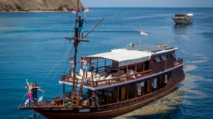 How to Choose the Best Komodo Islands Boat Tour: Your Guide to Paradise, Decoding the Mystery: Unveiling the Boat Type on Your Komodo Islands Tour