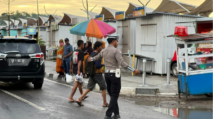 Cegah Kemacetan Saat Berburu Takjil, Polisi Lakukan Strong Point di Kampung Ujung Labuan Bajo