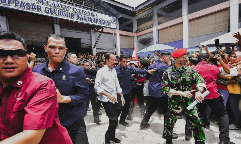 Jokowi Prihatin Soal Perampasan Spanduk dan Insiden Marhan Harapap Meninggal saat Kunker di Labuhanbatu