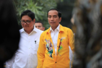 Presiden Jokowi dan Ketua Umum Partai Golkar Airlangga Hartarto (Antara)
