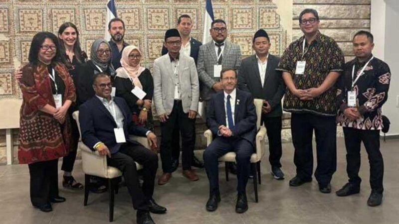 Lima warga Nahdliyin bertemu dengan Presiden Israel Isaac Herzog. Foto: X
