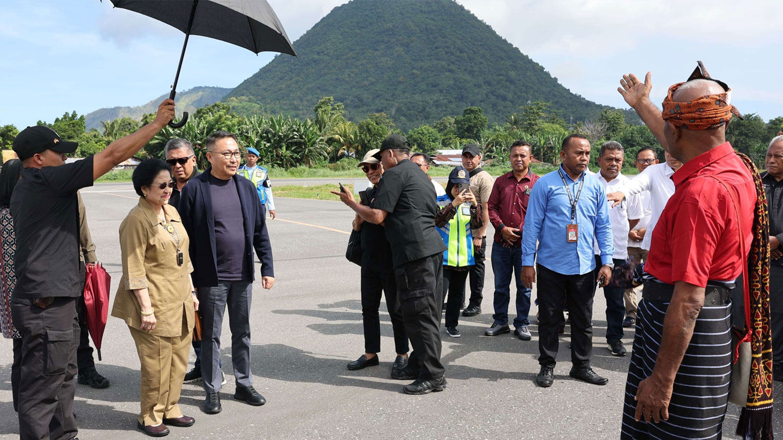 Didampingi Ganjar dan Mahfud MD, Megawati Hadiri Peringatan Hari Lahir Pancasila di Kota Ende, NTT